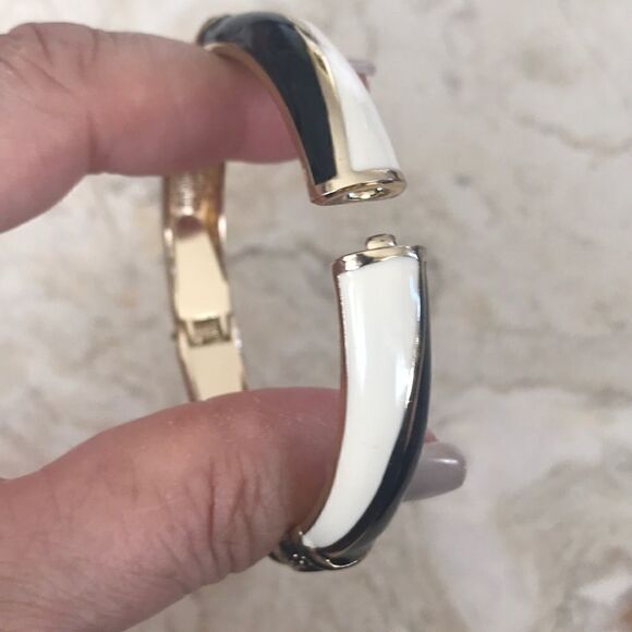 JTF Enamel & Gold Tone Hinged Cuff Beacelet - Picture 6 of 6